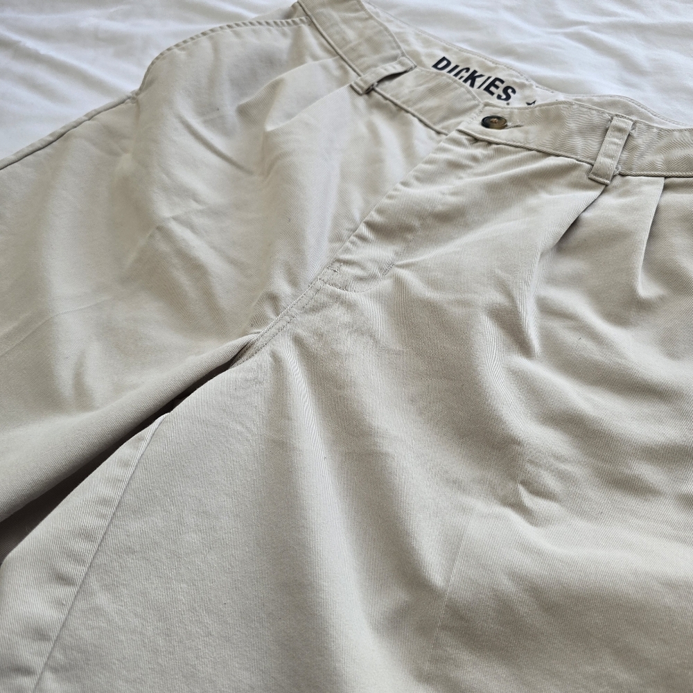 Dickies Khaki Men’s Size 34 Flat Front Shorts Classic Work Casual Inseam 10
